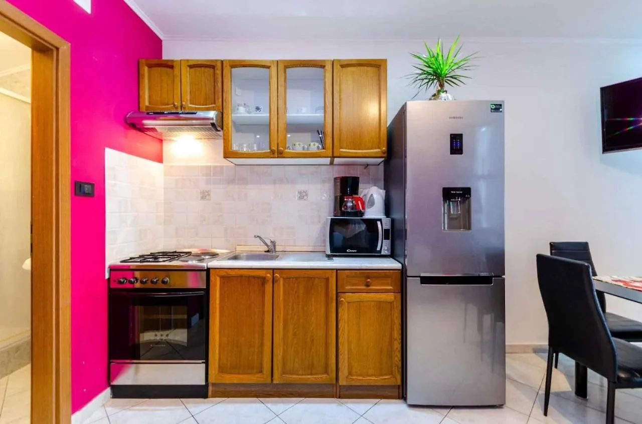 Apartment In Crikvenica 27606